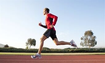 الجري هو تمرين ممتاز لتحسين فاعلية الرجل. 